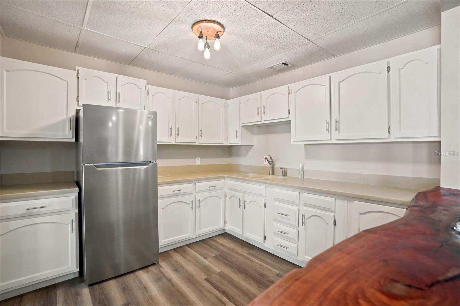 90 S Highland Ave #1414 Property Photo 46