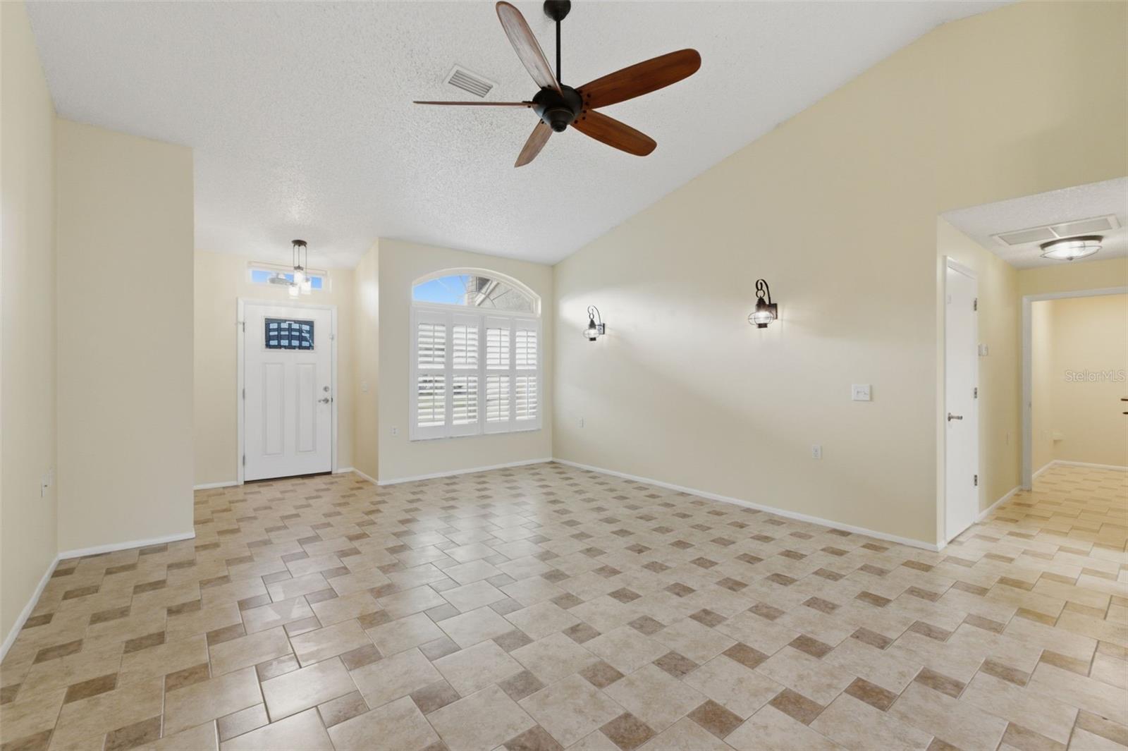 6525 Pine Walk Dr Property Photo 4