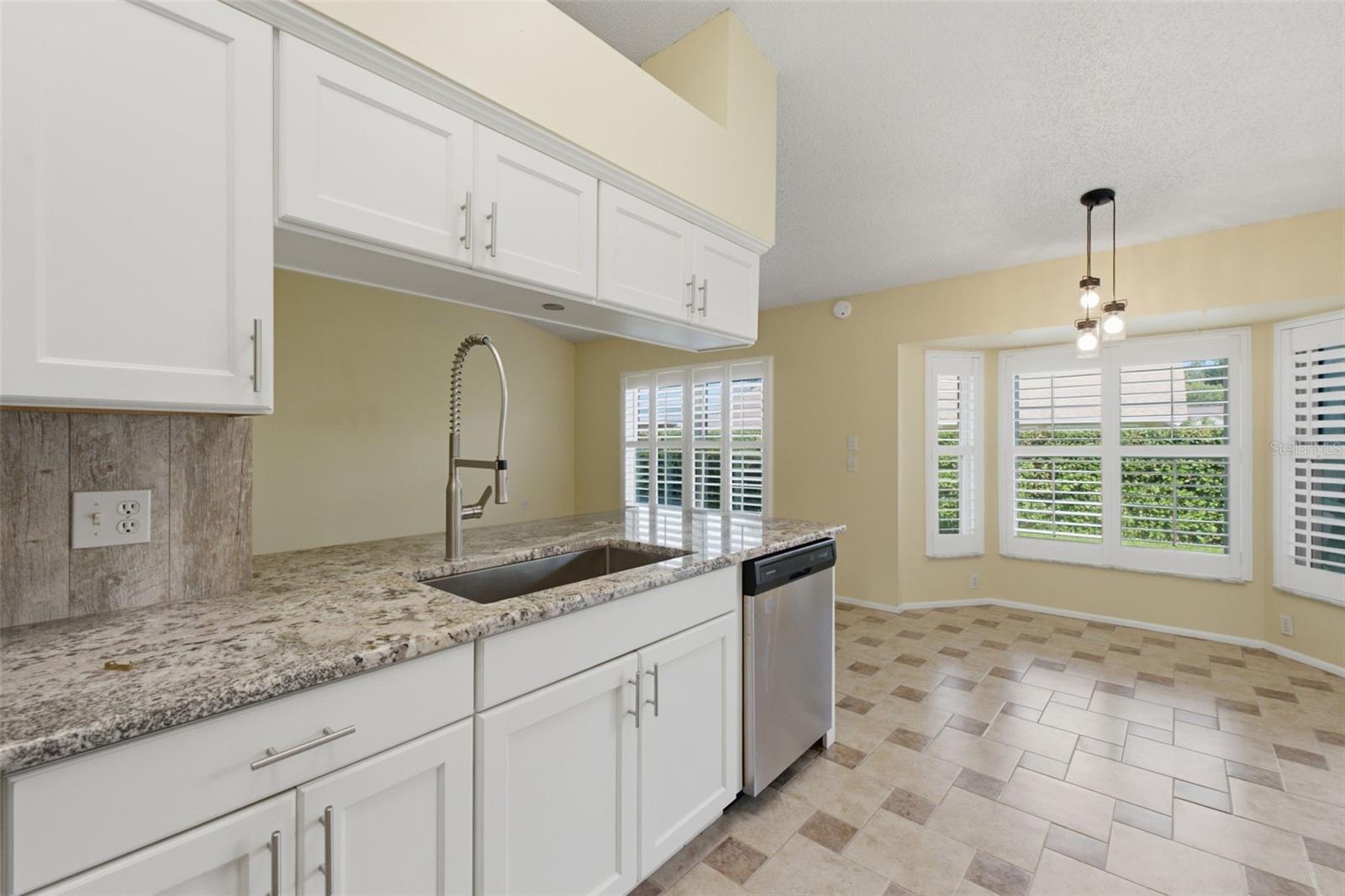 6525 Pine Walk Dr Property Photo 8