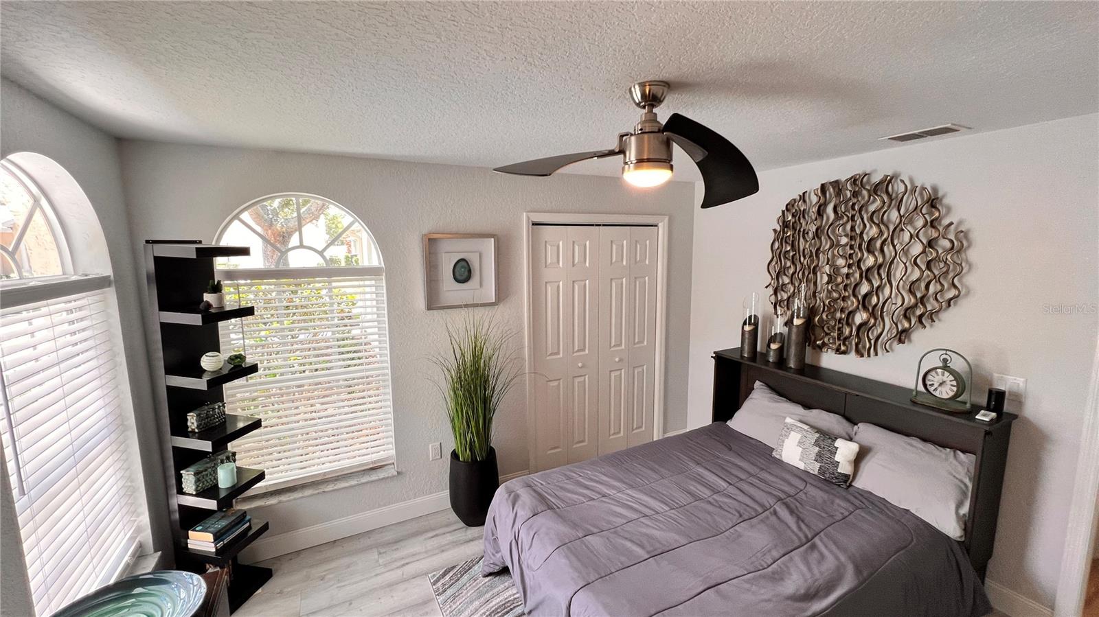5556 Legend Hills Ln Property Photo 18