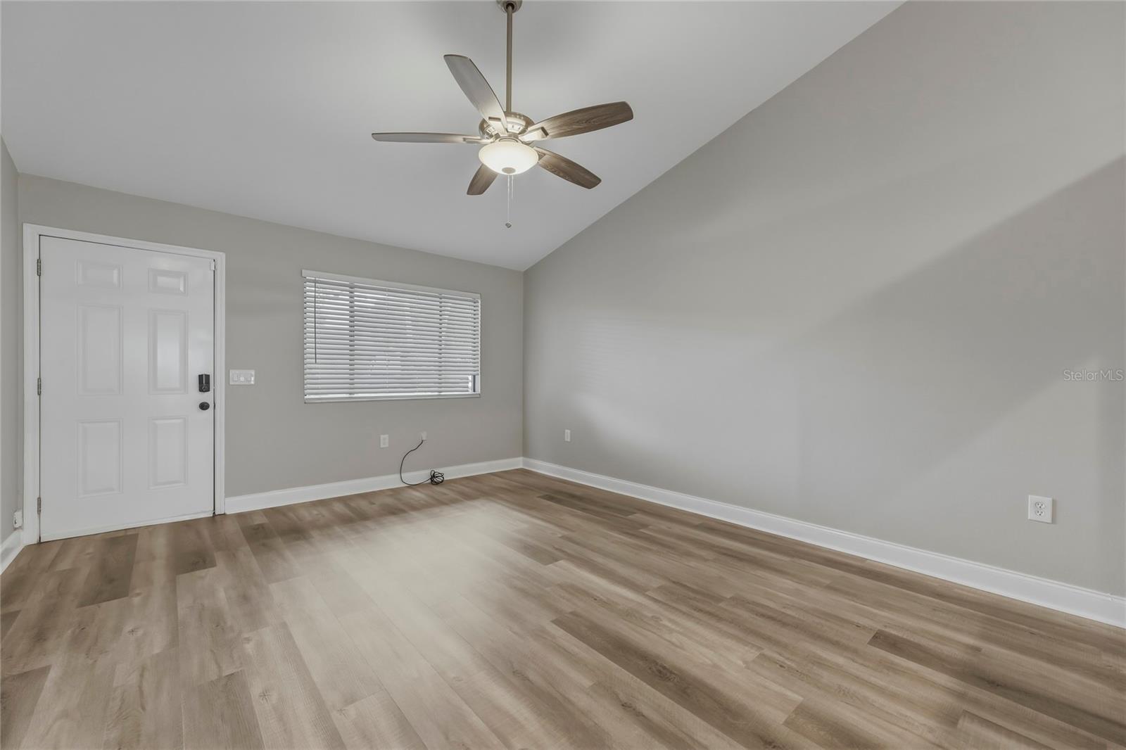 1203 Shady Pines Ln Property Photo 3