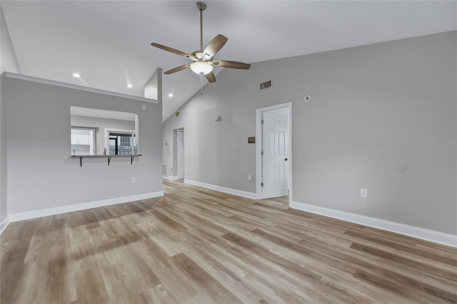 1203 Shady Pines Ln Property Photo 5