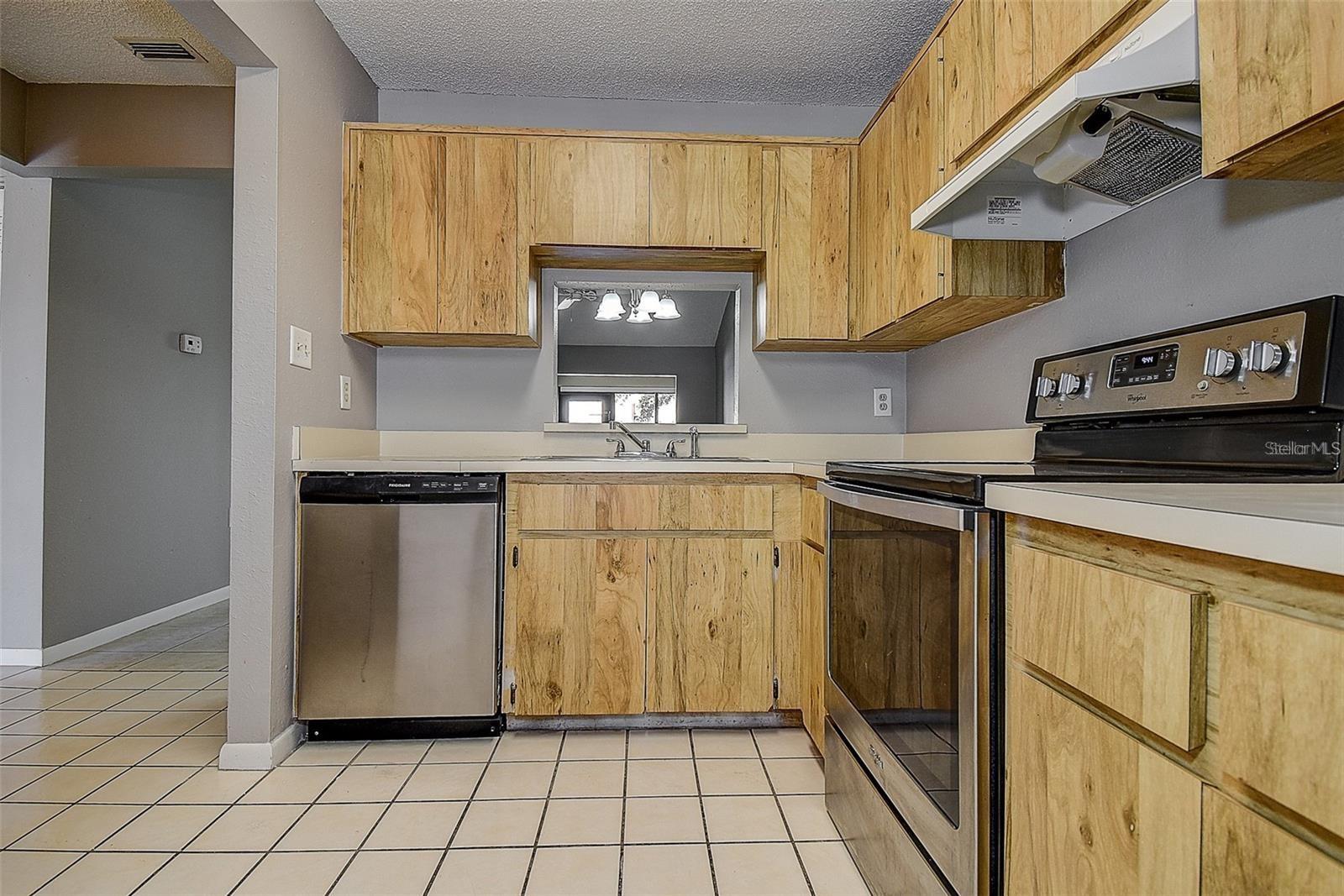 4752 Sunny Loop Property Photo 6