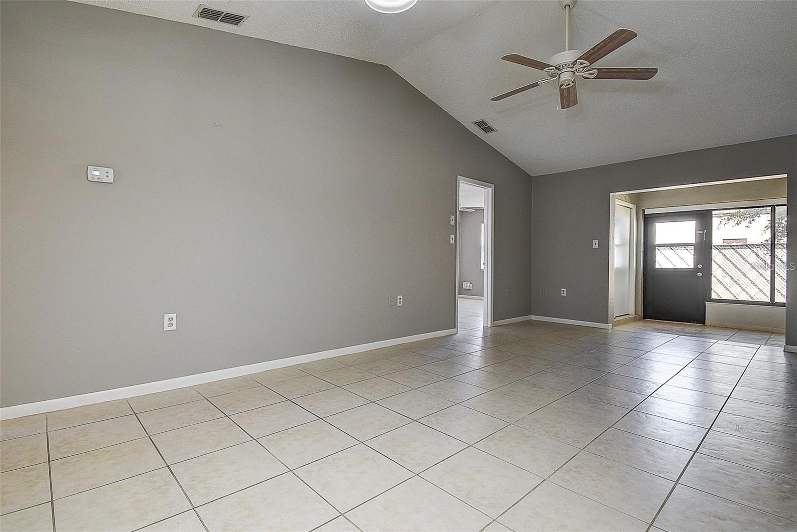 4752 Sunny Loop Property Photo 12