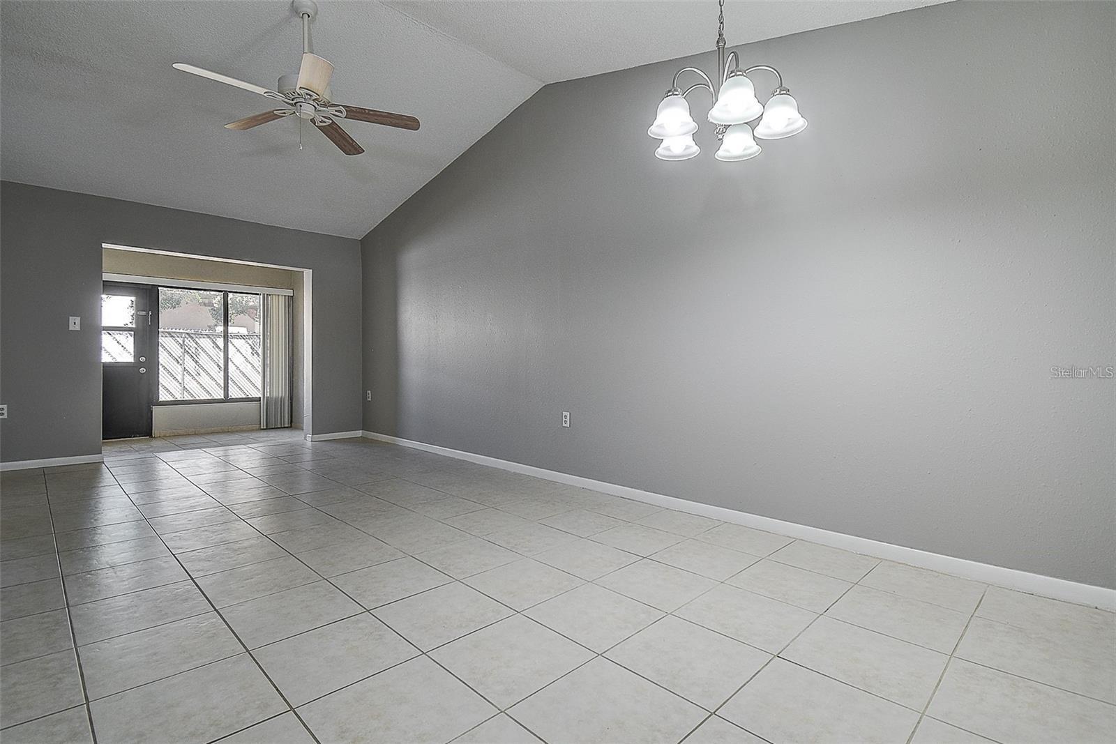 4752 Sunny Loop Property Photo 13
