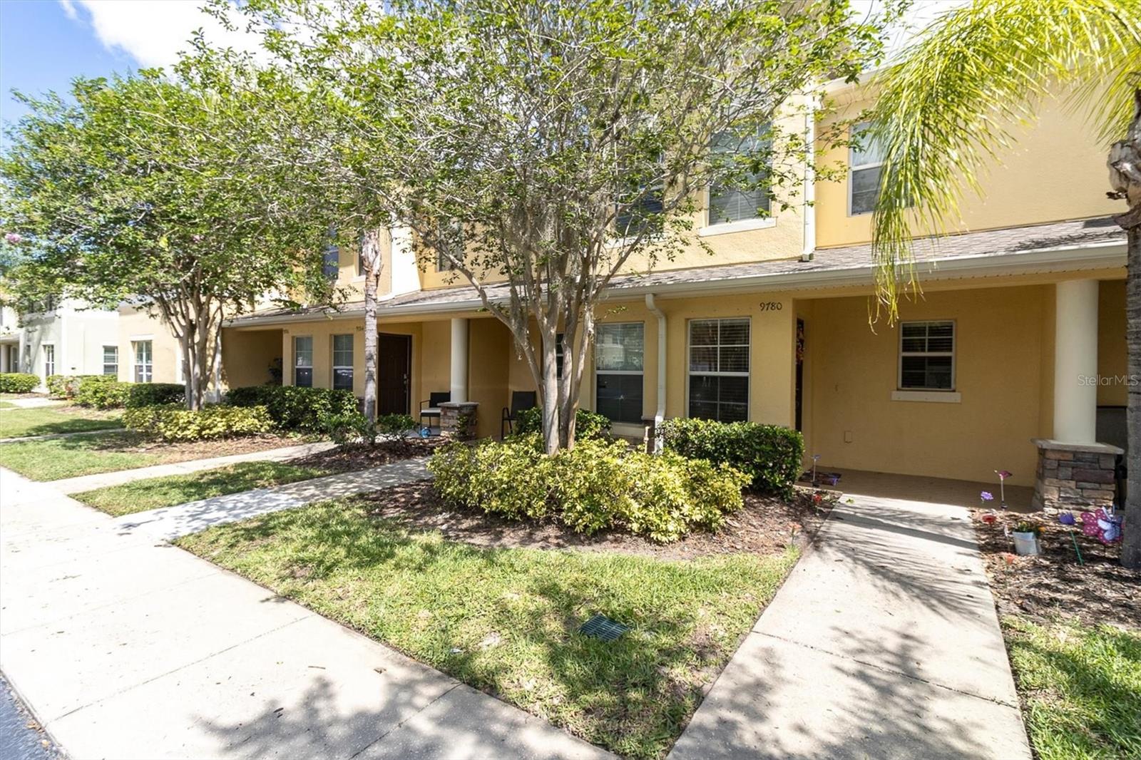 9782 Trumpet Vine Loop Property Photo 1