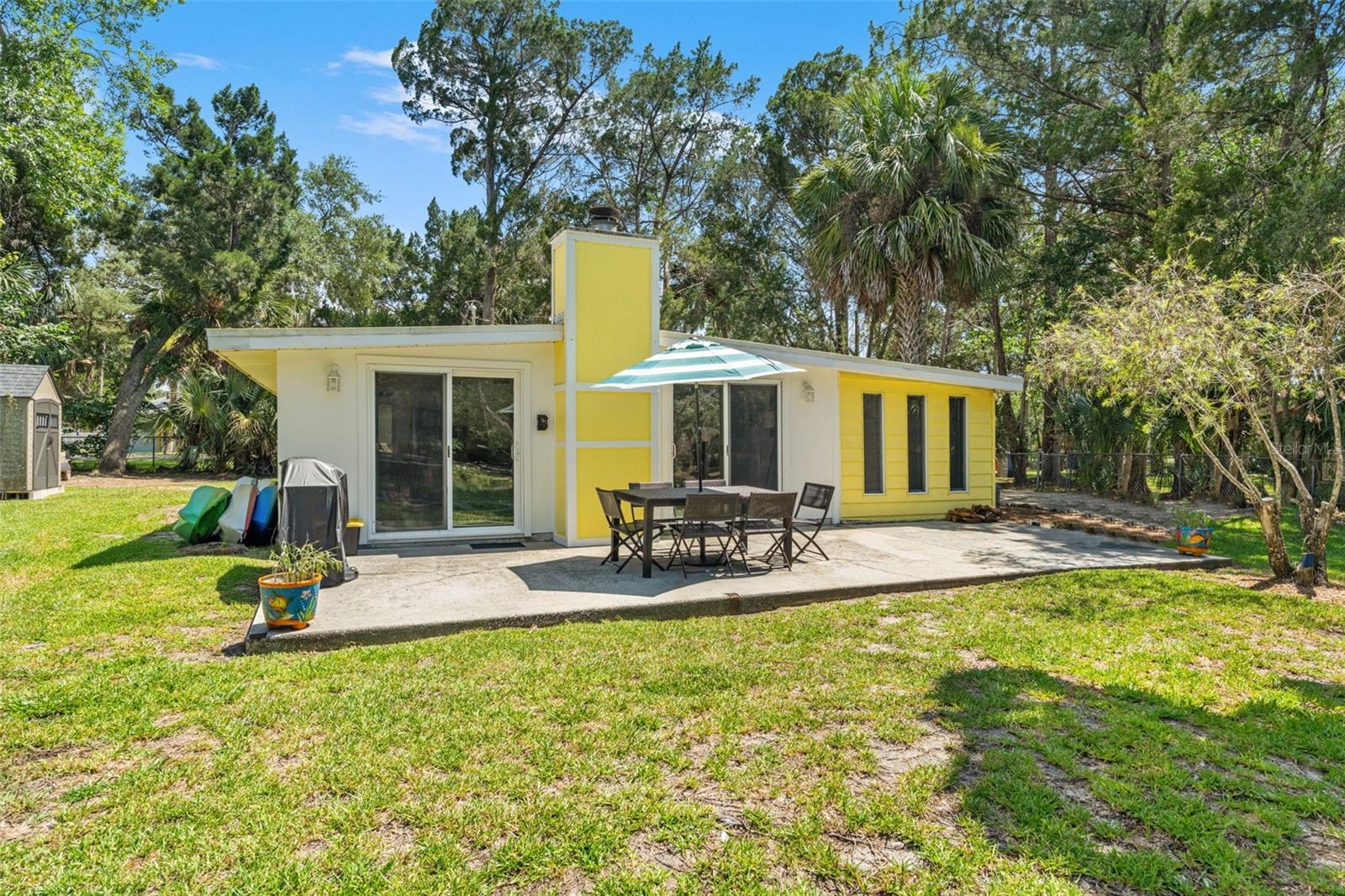 6053 Palm Creek Dr Property Photo 1
