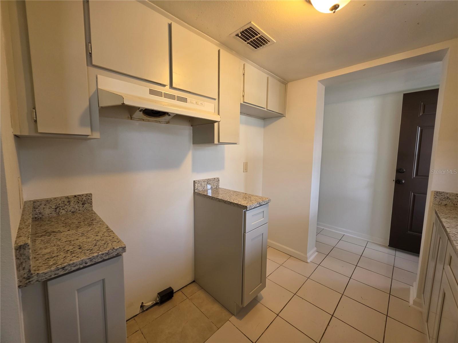 5521 Bay Blvd #102 Property Photo 5