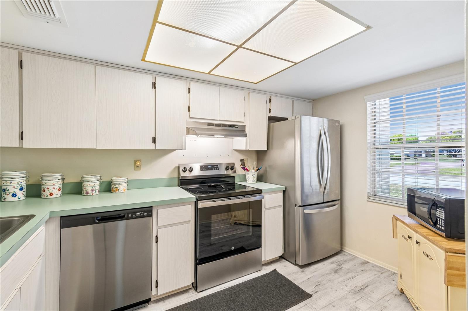 11340 Carriage Hill Dr #4 Property Photo 2