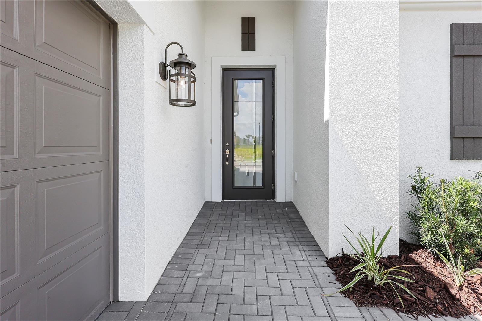 14366 Hammock Oak St Property Photo 3