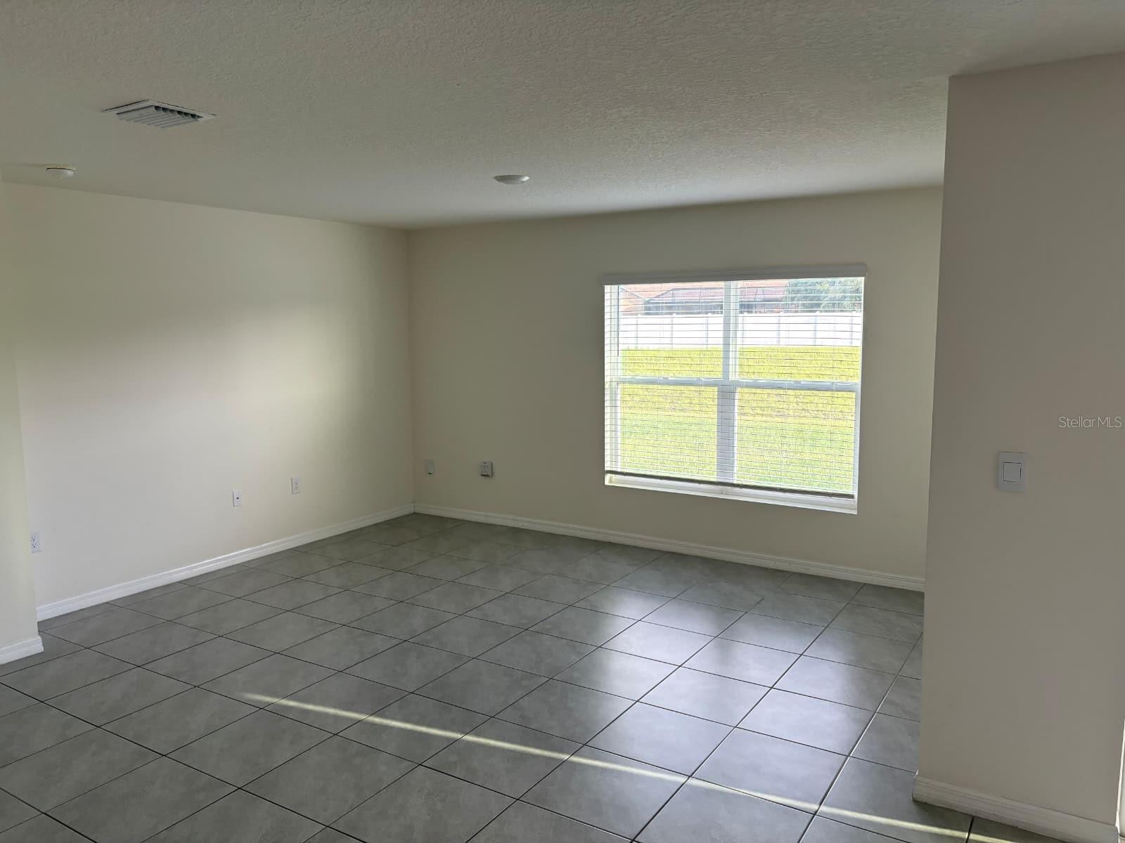 W7887017 Property Photo 4