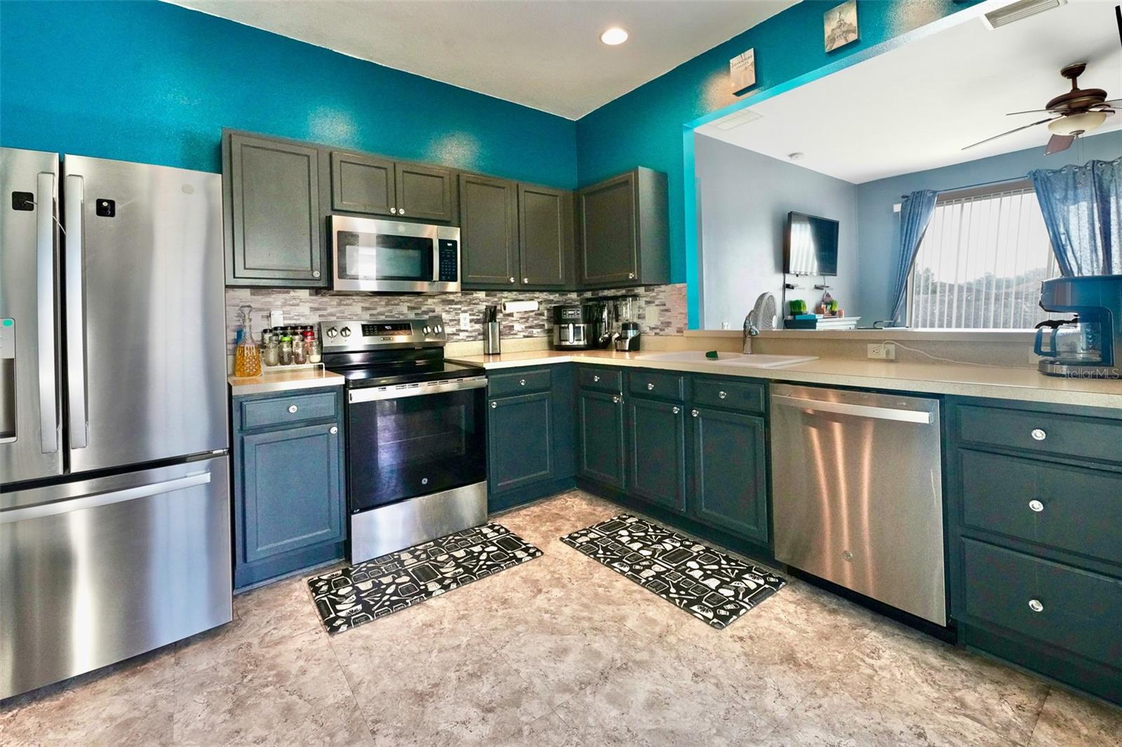 1072 Hill Flower Dr Property Photo 6