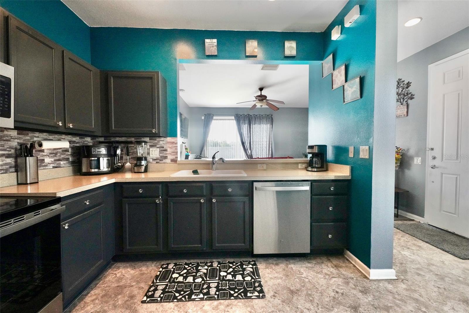 1072 Hill Flower Dr Property Photo 8
