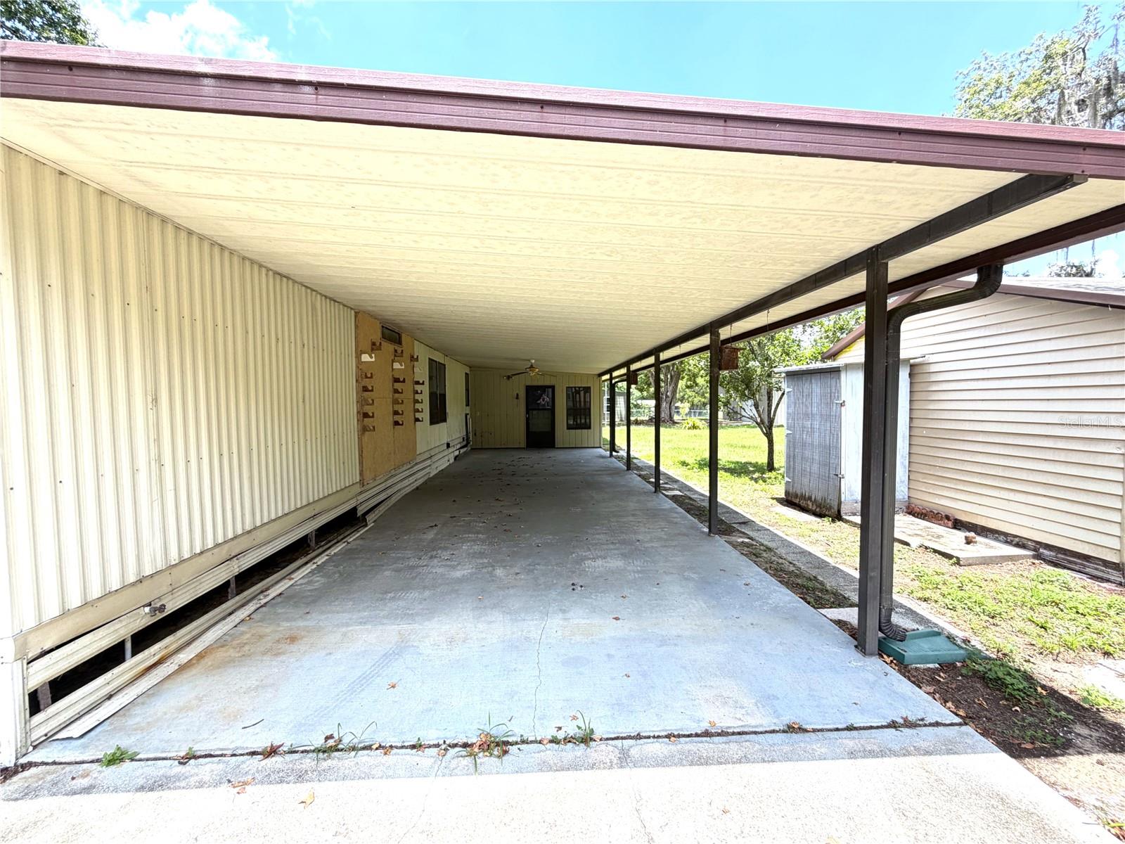 1355 N Reed Ter Property Photo 3
