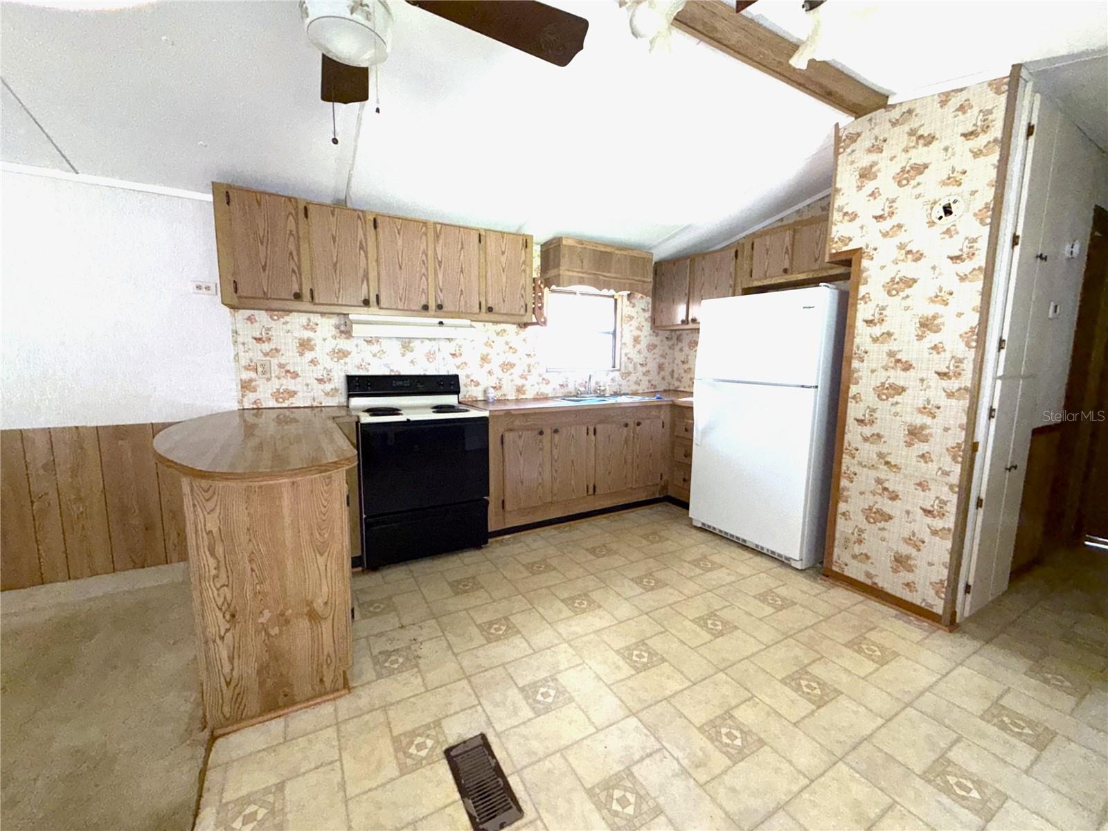 1355 N Reed Ter Property Photo 17