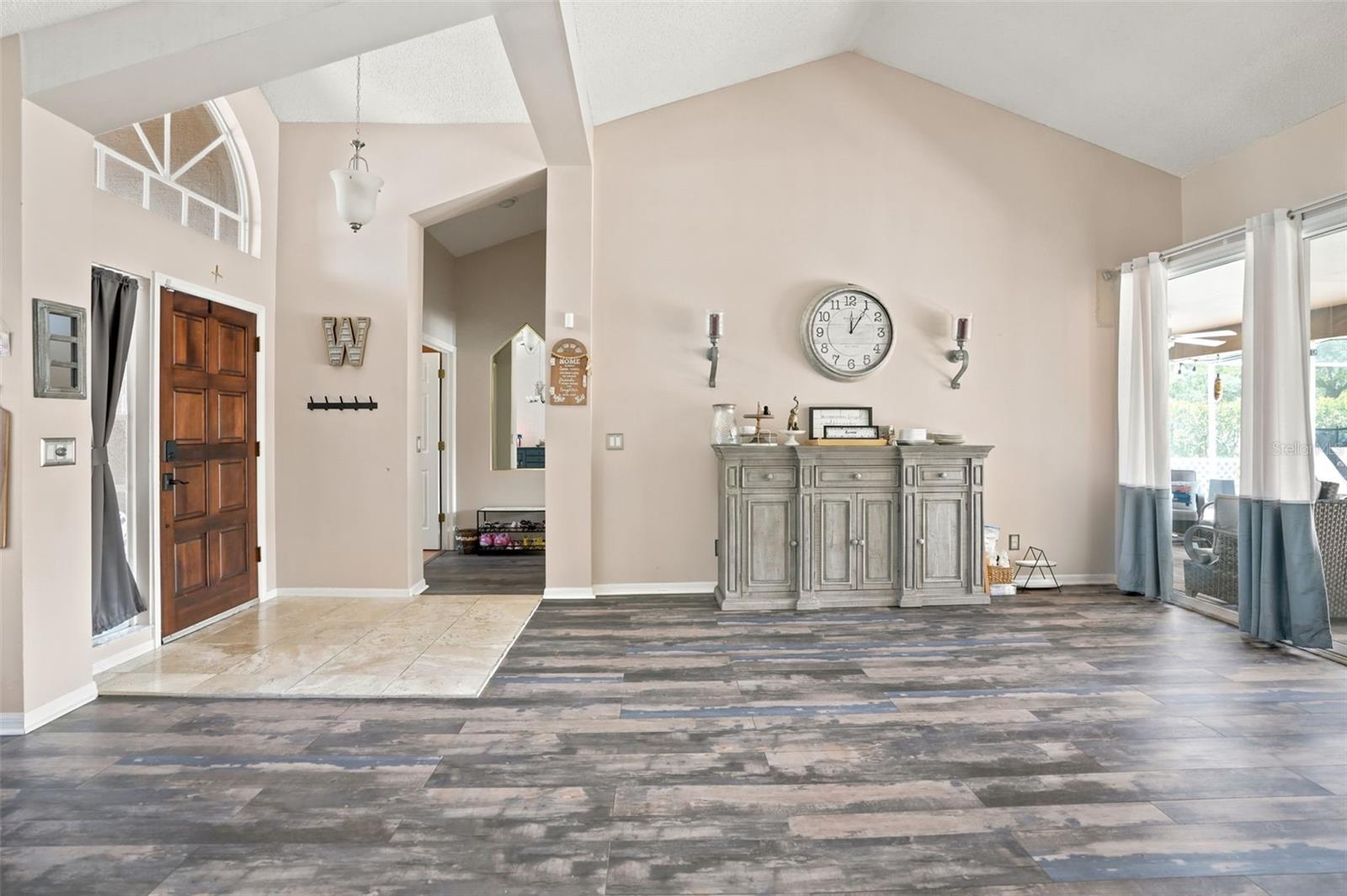 10296 Windsor Ct Property Photo 5