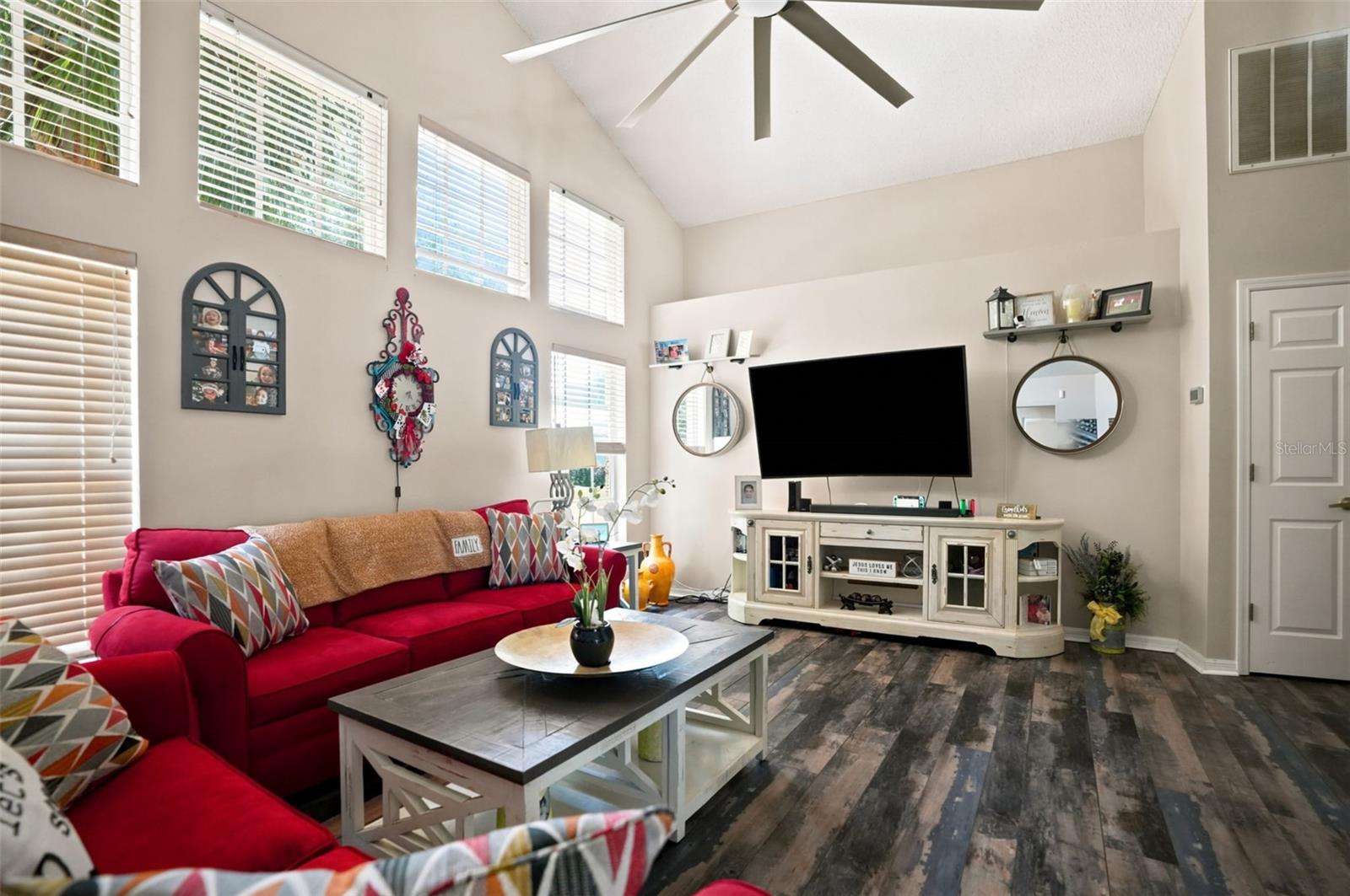 10296 Windsor Ct Property Photo 11