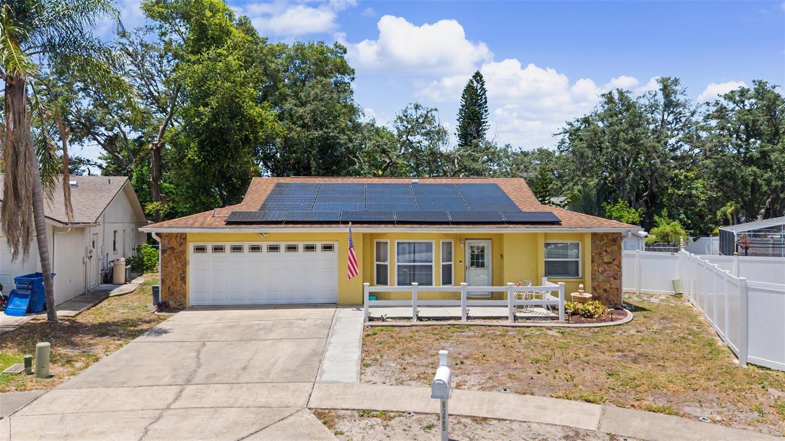 6325 SE SARAH LN