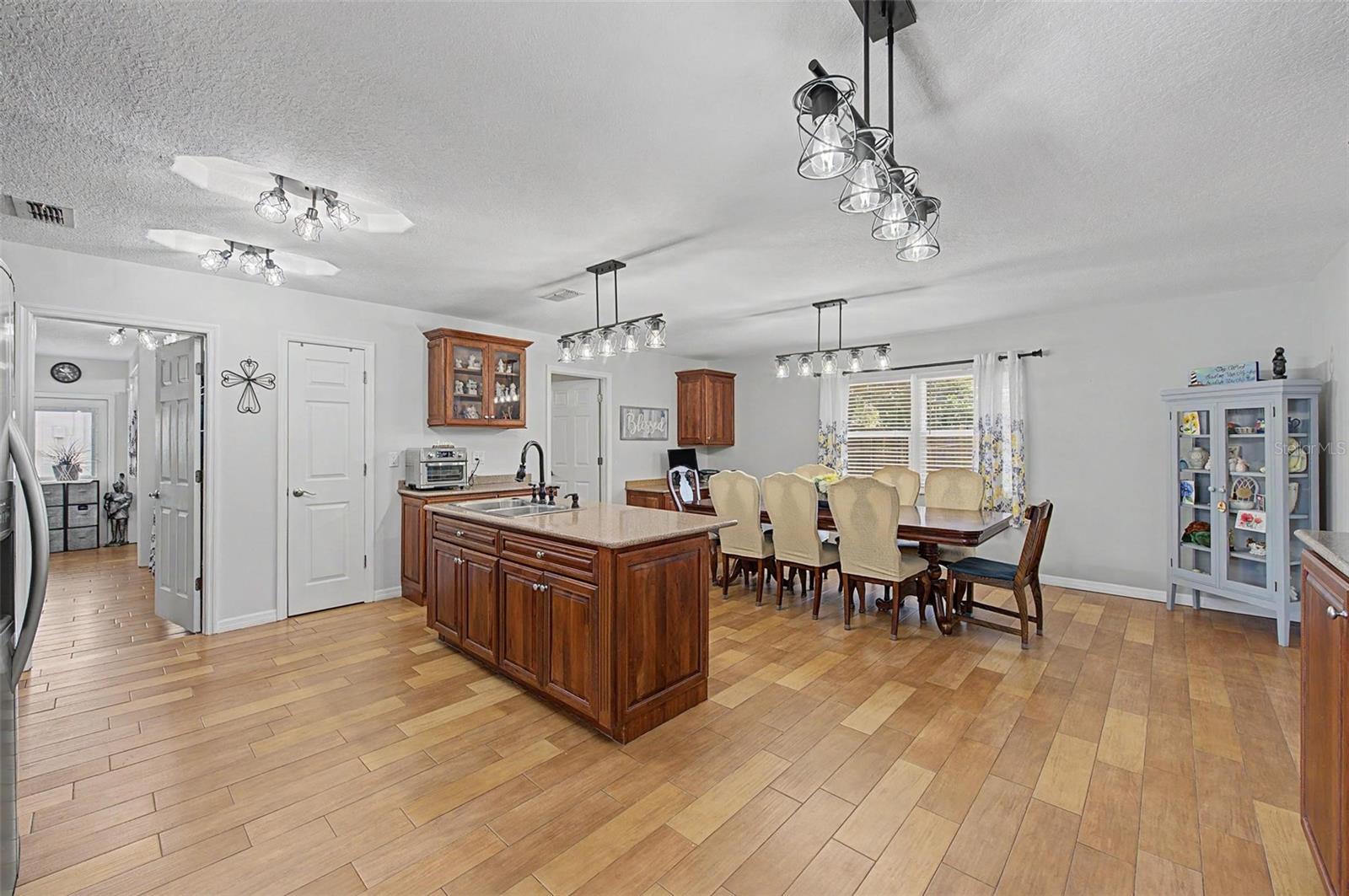 6325 Se Sarah Ln Property Photo 10
