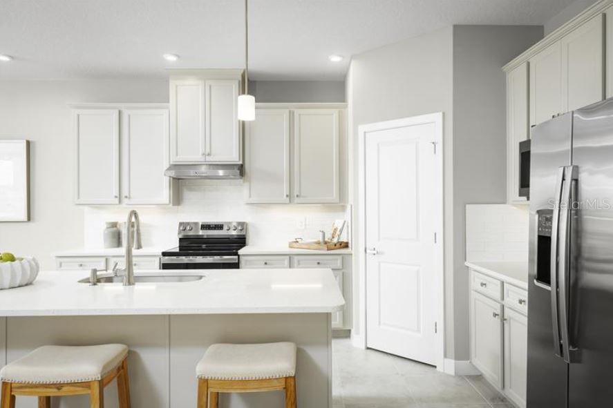22141 Pine Grove Loop Property Photo 4