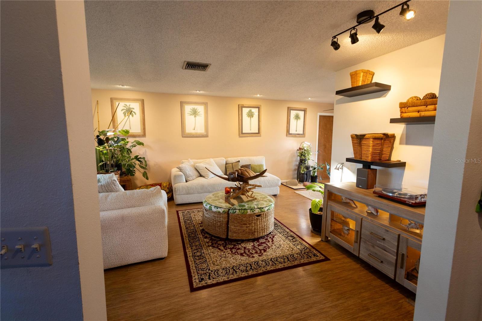 268 Eastpoint Ct Property Photo 8