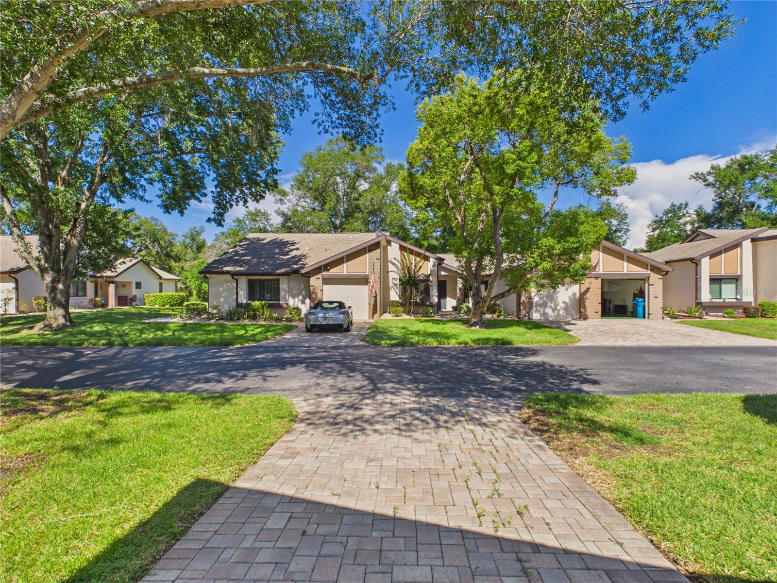 7511 Heather Walk Dr Property Photo 2