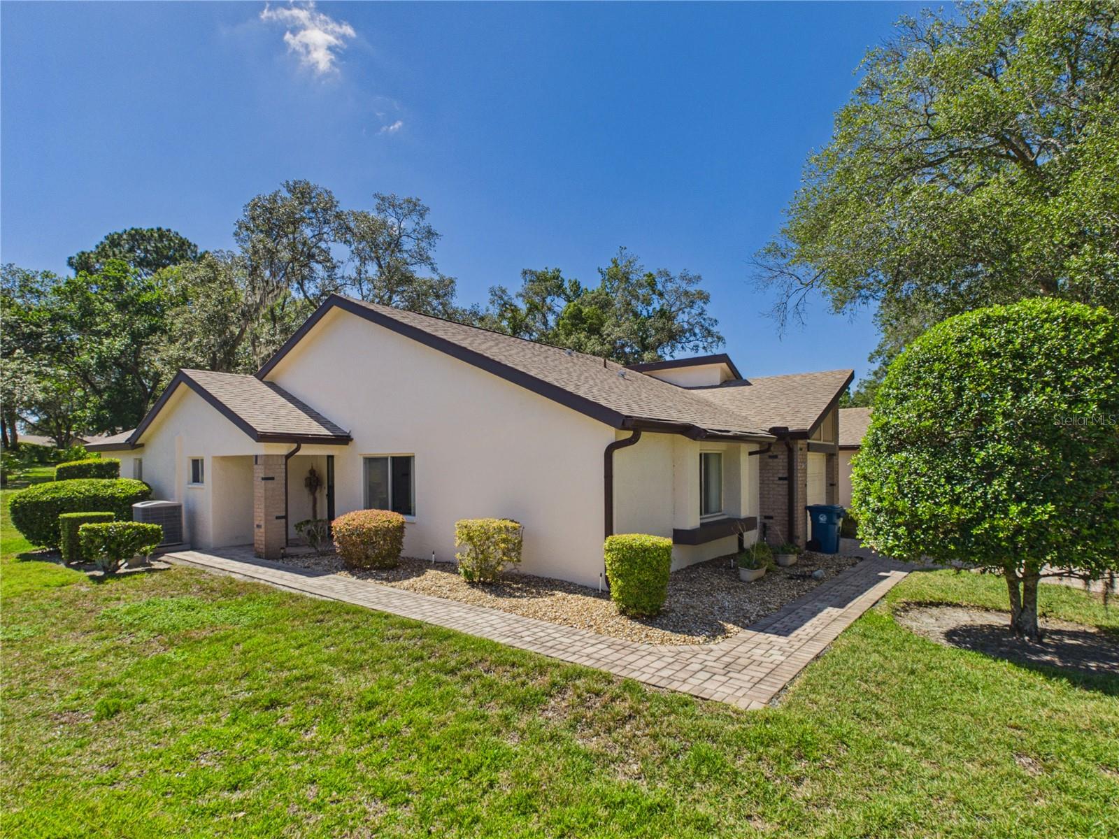 7511 Heather Walk Dr Property Photo 3