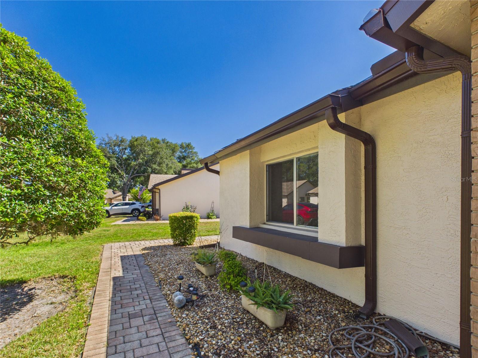 7511 Heather Walk Dr Property Photo 6