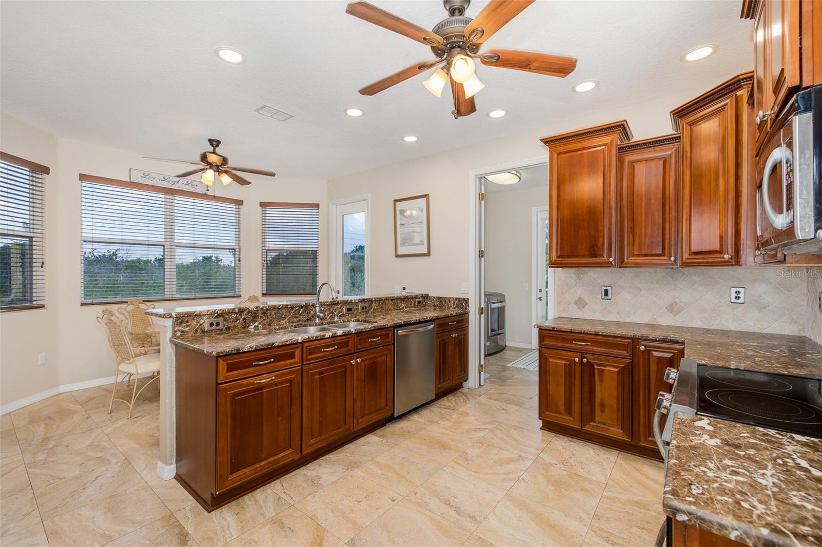 3020 Sheppards Crook Ct Property Photo 6