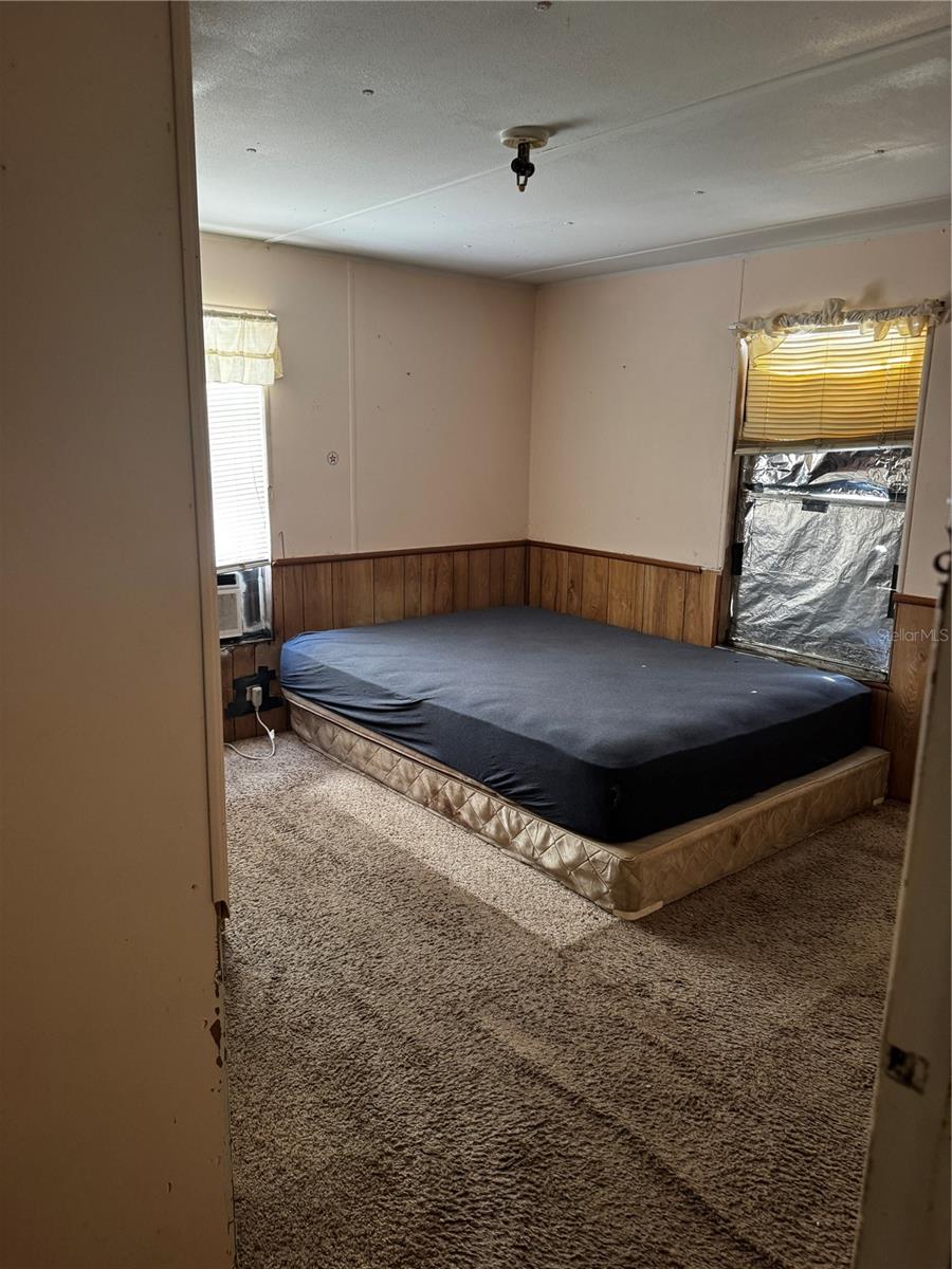 373 Ronald St Property Photo 4