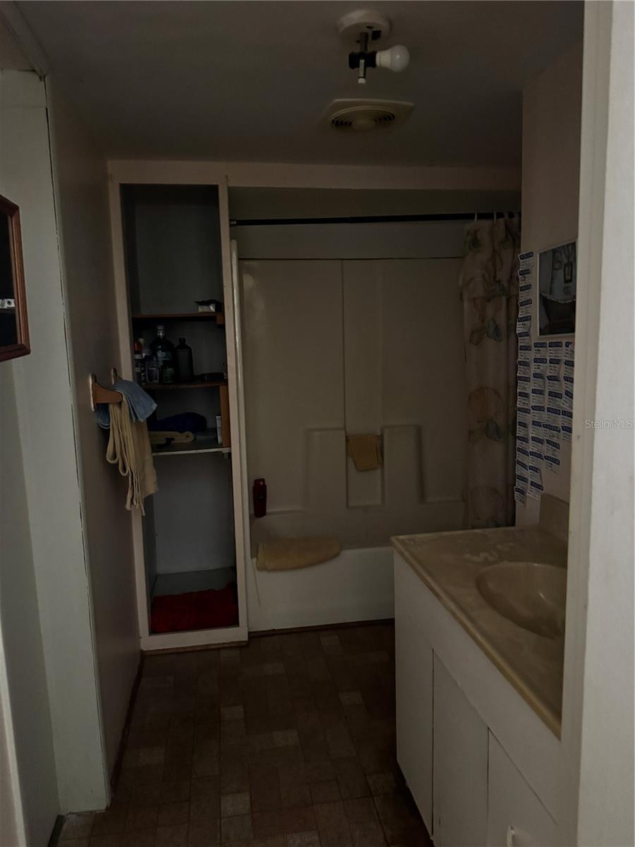 373 Ronald St Property Photo 9