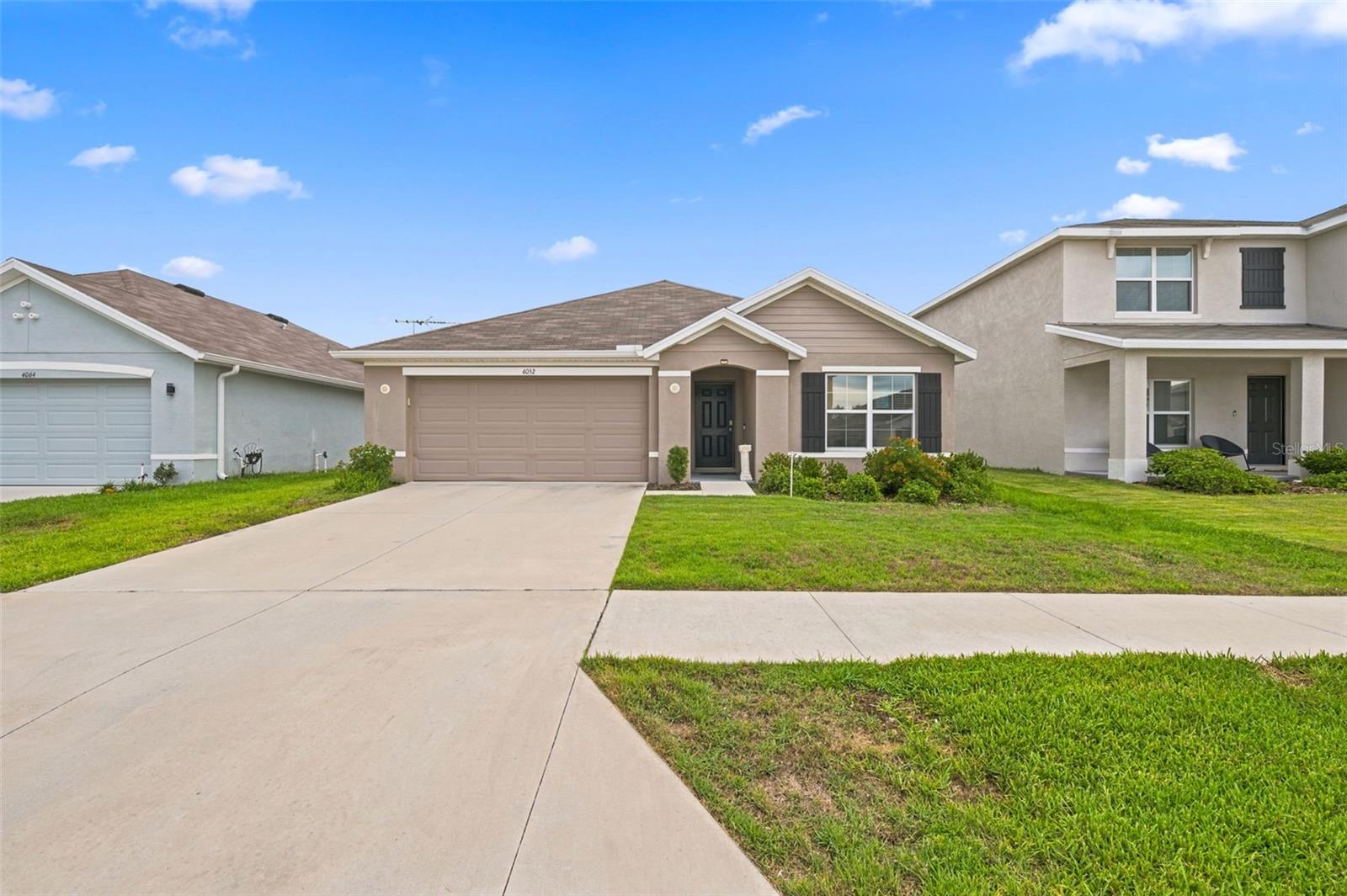 4052 Autumn Amber Dr Property Photo 4