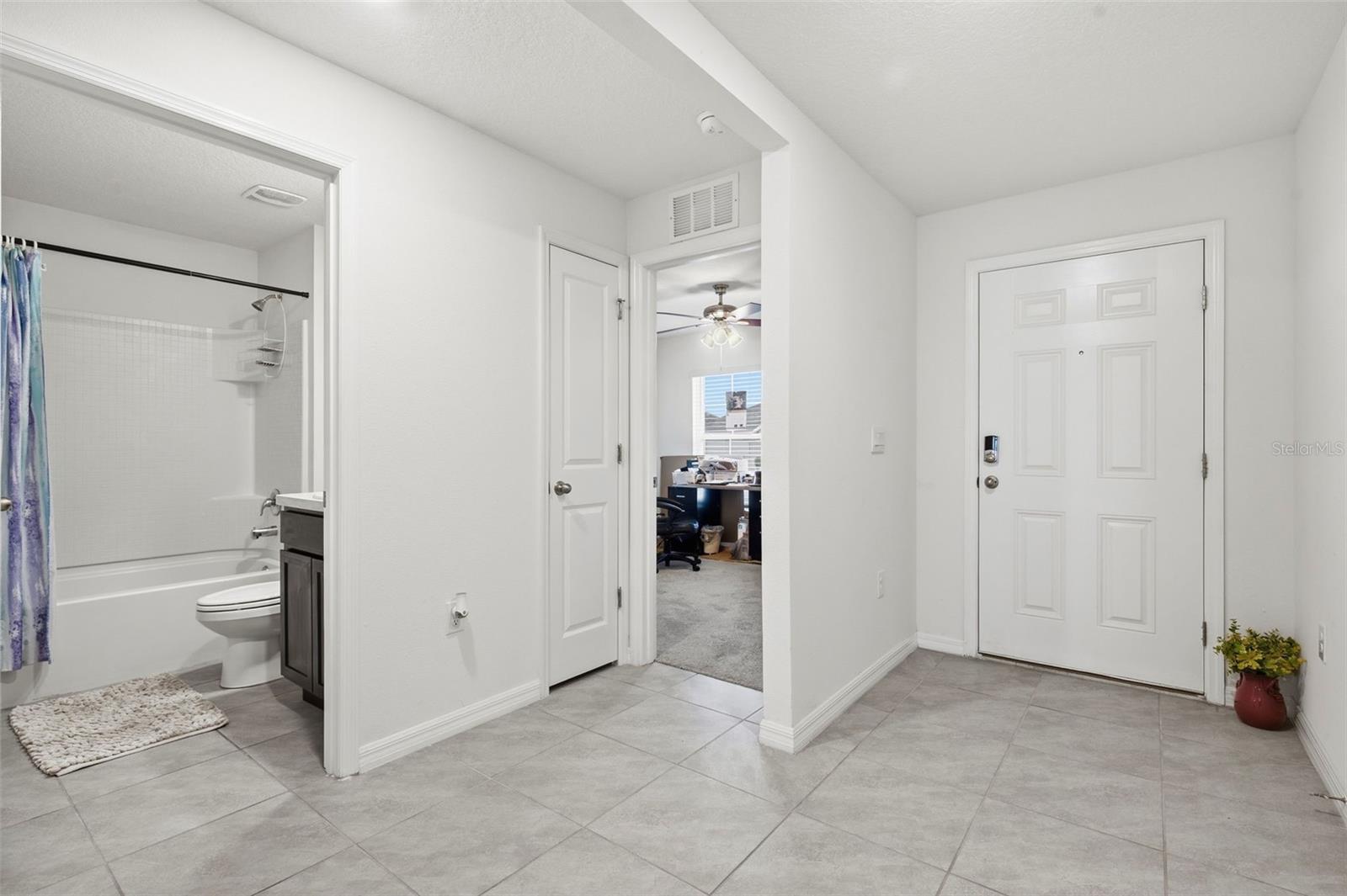 4052 Autumn Amber Dr Property Photo 7