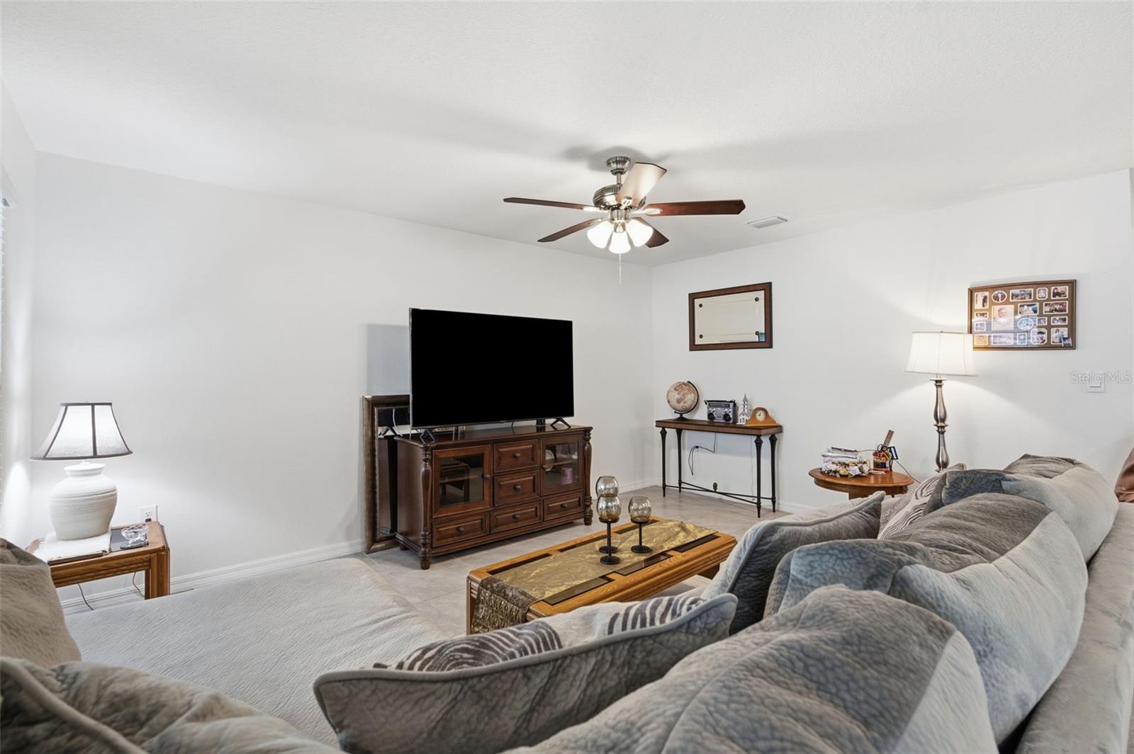 4052 Autumn Amber Dr Property Photo 8