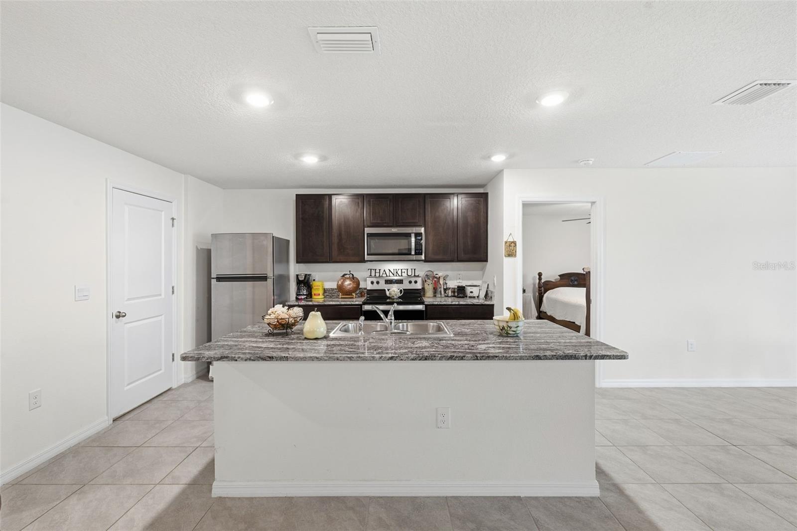 4052 Autumn Amber Dr Property Photo 13