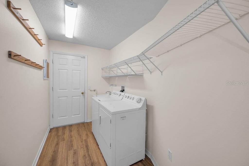 1253 Eveningside Ct Property Photo 32