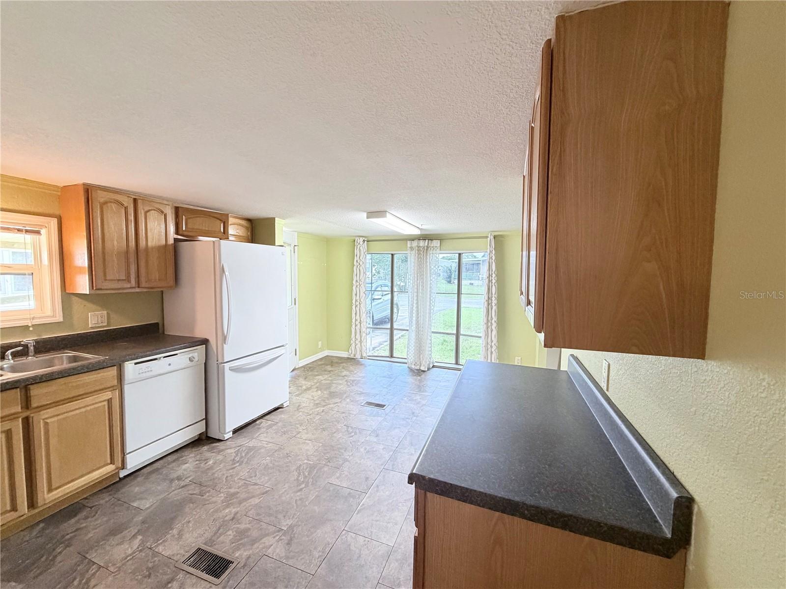 14224 Sandhurst St Property Photo 3