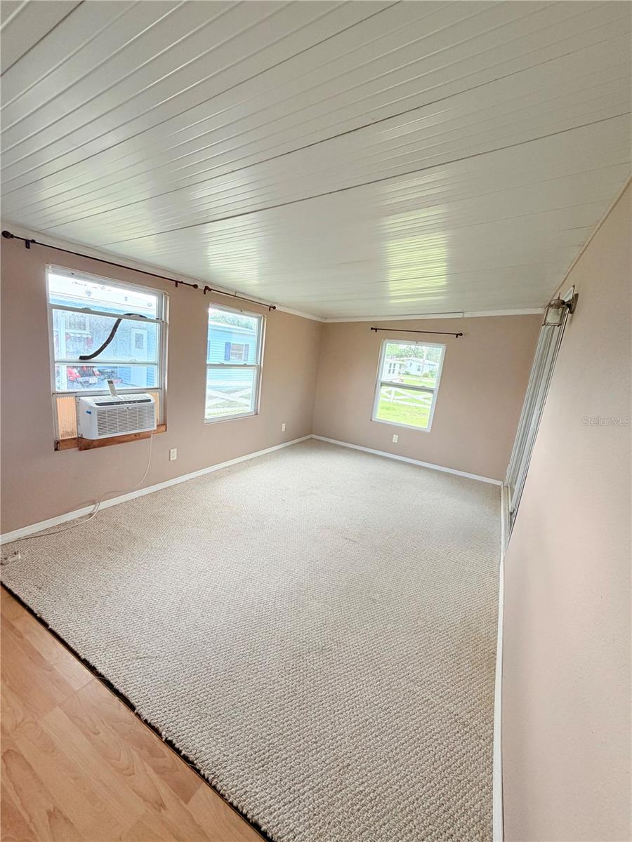 14224 Sandhurst St Property Photo 11