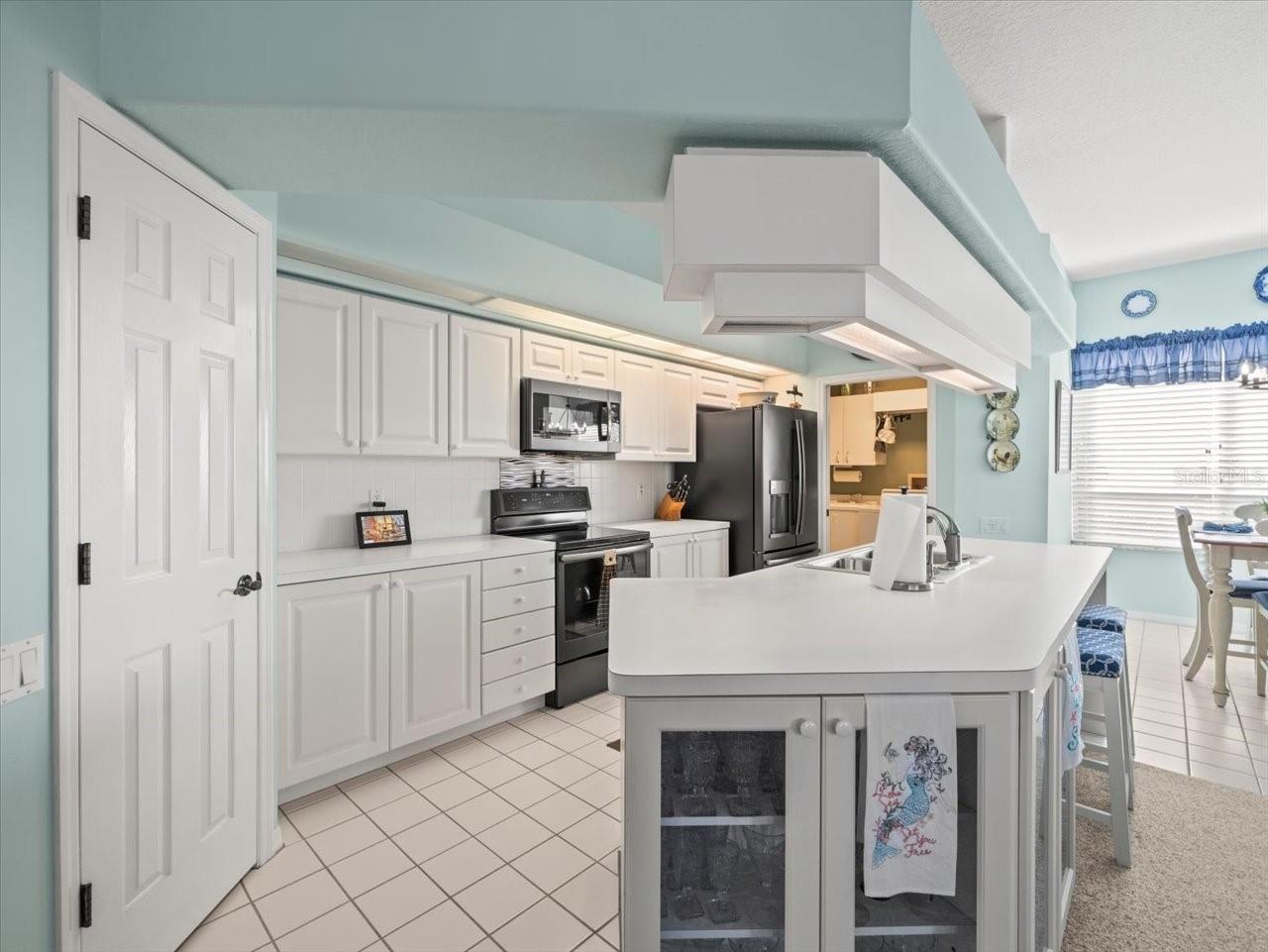 9355 Merriweather Dr Property Photo 16
