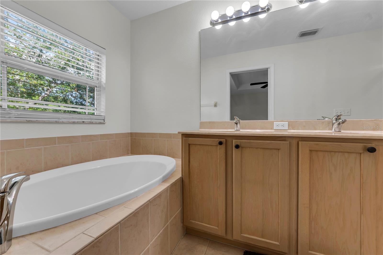 1421 Ridge Ter Property Photo 21