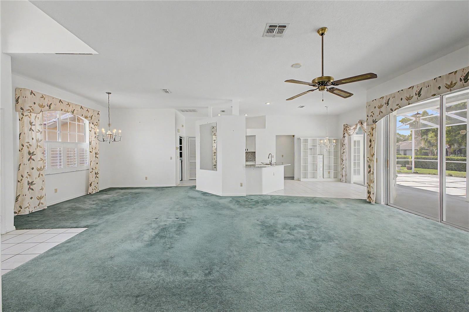 10376 Henderson St Property Photo 10