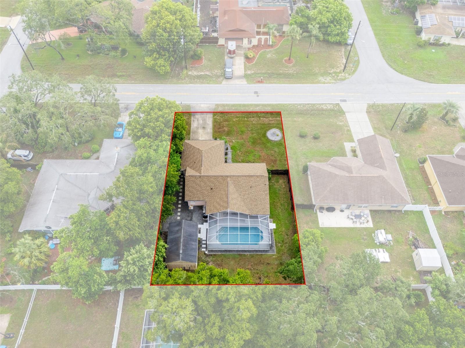 2292 Waterfall Dr Property Photo 5