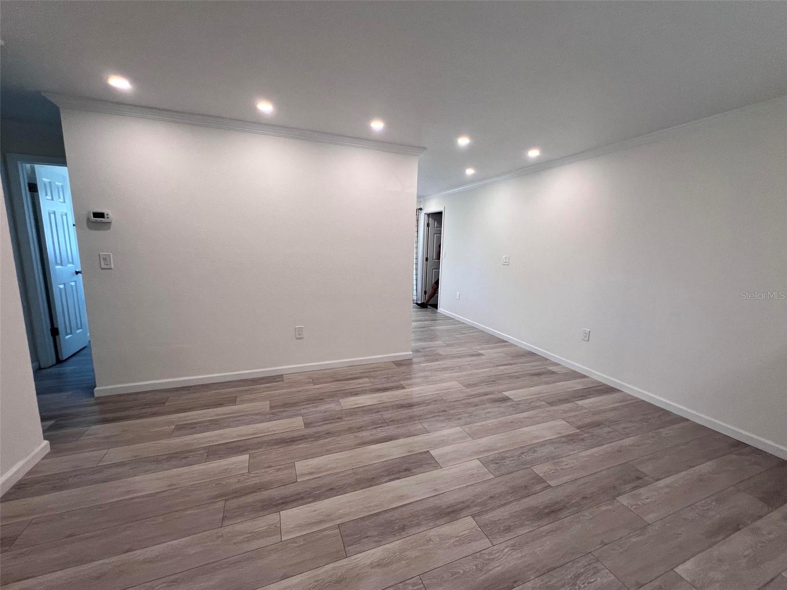 3339 Van Nuys Loop Property Photo 6