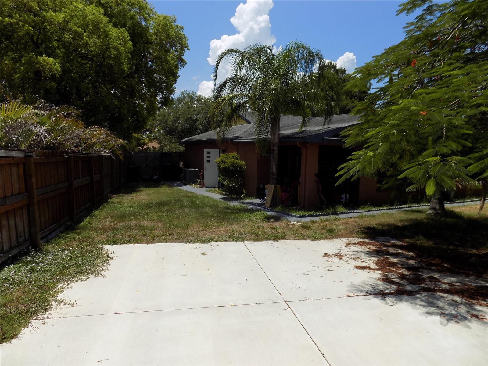 3849 Edgemont Dr Property Photo 41