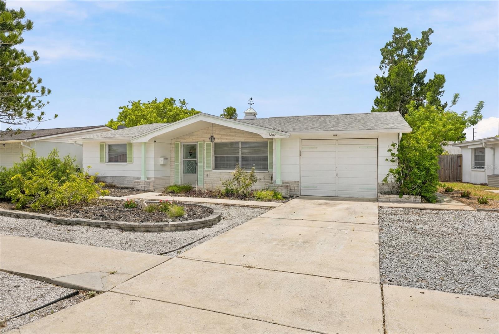 1207 LODESTAR DR Property Photo 1