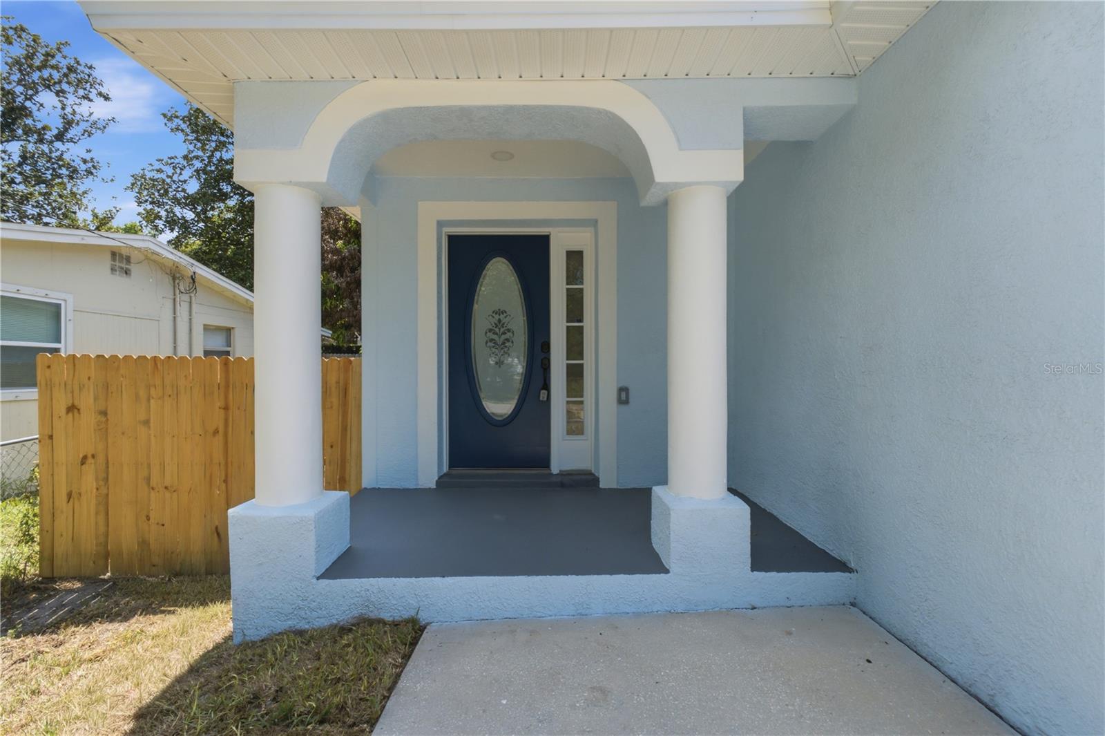 6812 Lyman Ave Property Photo 3