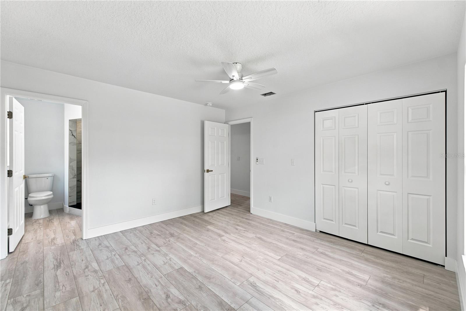 6812 Lyman Ave Property Photo 11