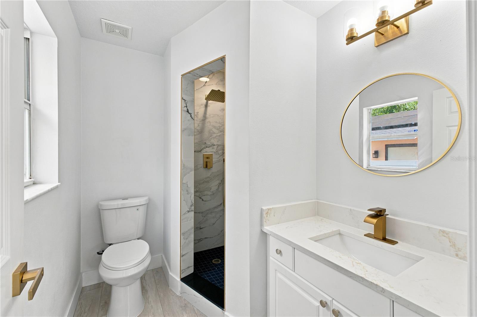 6812 Lyman Ave Property Photo 12