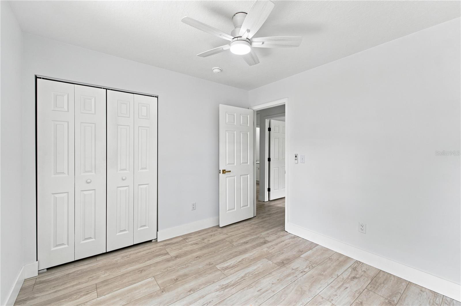 6812 Lyman Ave Property Photo 15