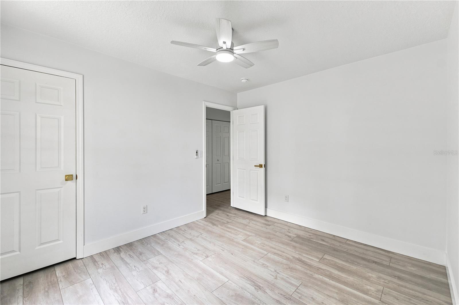 6812 Lyman Ave Property Photo 17